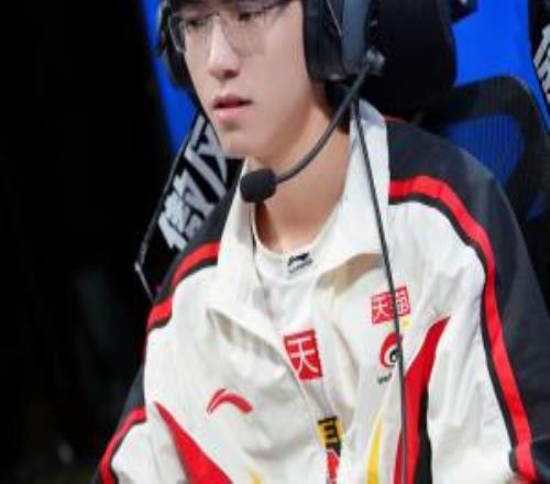 天大優(yōu)勢(shì)慘遭翻盤吧友們覺得WBG本場(chǎng)失利誰(shuí)的問題最大