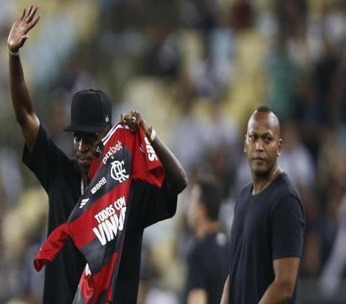 弗拉門戈總監(jiān)：大門永遠為維尼修斯敞開，我們要等他合同到期