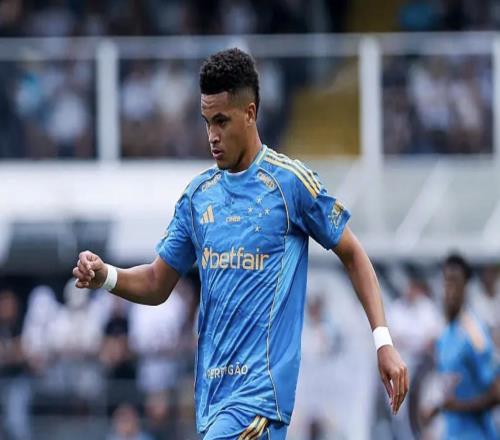 記者：多特簽下普拉特斯的固定費用為700萬歐元，分三期支付