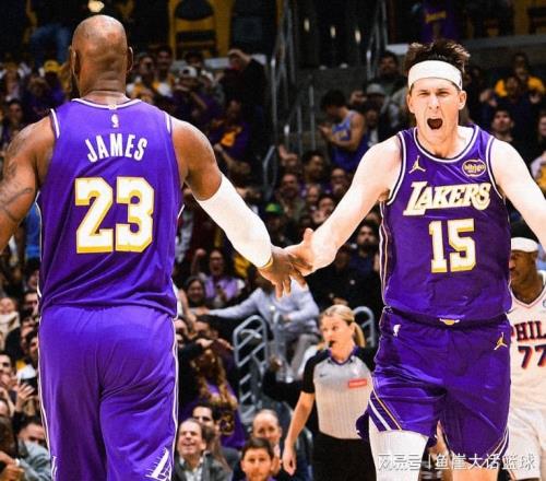 湖人贏球后暴露隱患，詹姆斯創(chuàng)紀錄！里夫斯攤牌，一人成無名功臣