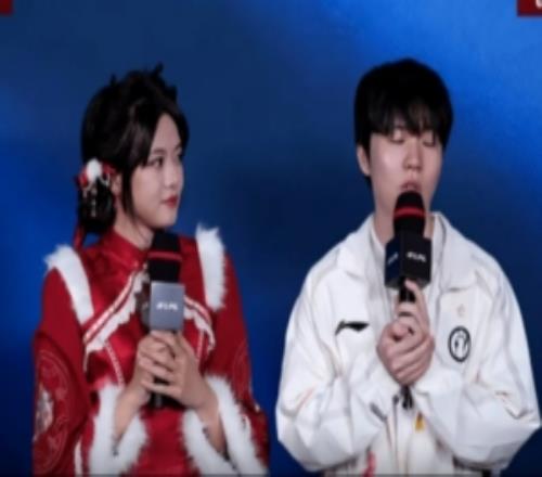 賽前采訪Rookie:希望今天能有更好的發揮,最近團隊配合太差了