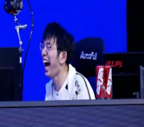 昨日Flandre選出上單納亞菲利生涯英雄數(shù)追平Faker來到89