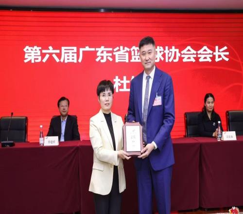 媒體人：廣東華南虎主帥杜鋒當選第六屆廣東省籃球協會會長