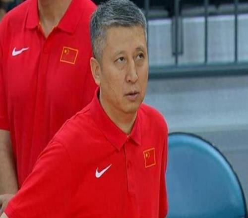 郭士強霸氣！其他主帥不敢用的人被他招入中國男籃草根三級跳逆襲