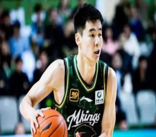 郭士強惹爭議！中國男籃官宣21人新名單周琦落選本土得分王也被棄