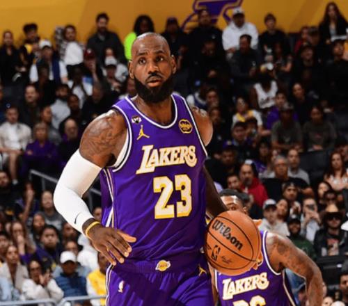 大逆轉(zhuǎn)！湖人雙殺76人，詹姆斯一戰(zhàn)連創(chuàng)3大神跡，東契奇腿筋重傷