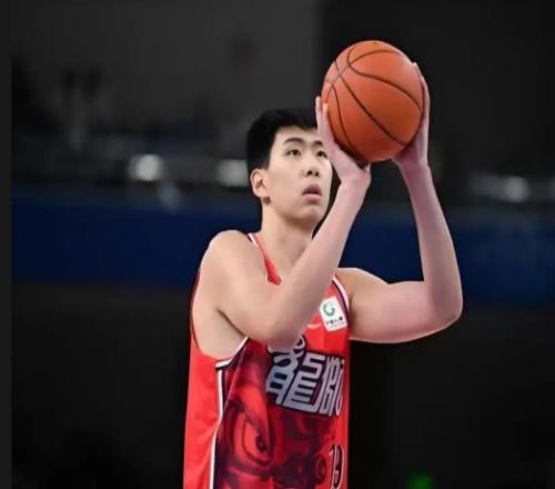 離開廣東隊就爆發，徐昕是常規賽第一階段蓋帽王+籃板王