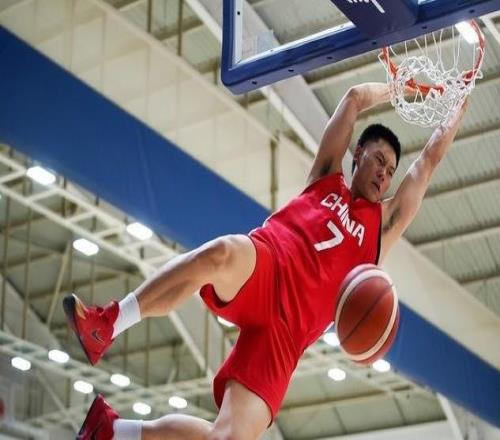 國(guó)家隊(duì)征程“屢戰(zhàn)屢敗”！上海24歲鋒線這一次能沖擊最終12人嗎