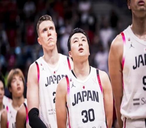比中國(guó)男籃集訓(xùn)少13天！日本世預(yù)賽窗口期15人集訓(xùn)平均身高1米94