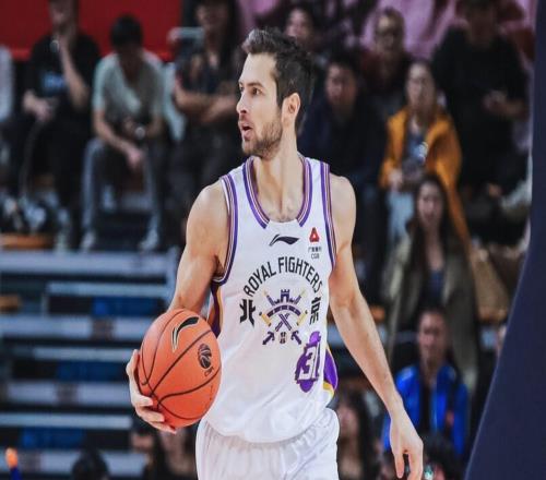 官方：北控取消外援托馬斯基茲林克的注冊賽季場均僅4.3分