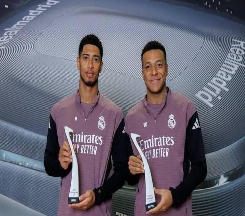 榮耀時(shí)刻，姆巴佩和貝林厄姆領(lǐng)取2025年度FIFPro最佳陣容獎杯