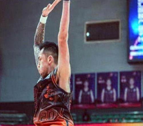 俱樂部杯山東戰(zhàn)稠州，兩隊(duì)四點(diǎn)相同半斤八兩，一點(diǎn)不同高速有優(yōu)勢(shì)