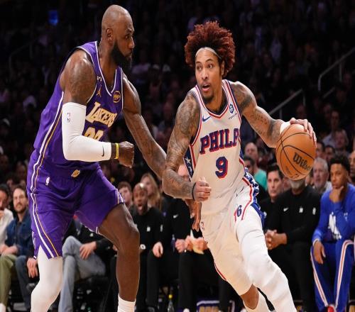 末節(jié)10+2挽尊！41歲勒布朗險成罪人：禁區(qū)外8中0+8失誤被大帝生斷