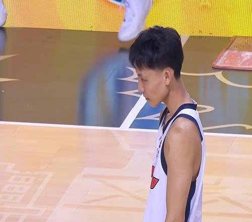 無緣國家隊(duì)12人大名單徐杰傷情曝光，男籃后衛(wèi)線慘遭重大打擊！