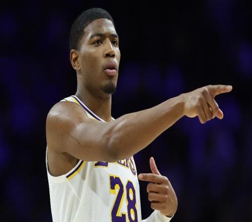 湖人逆轉76人迎3喜1憂！里弗斯滿狀態，拉拉維亞八村壘展最佳作用