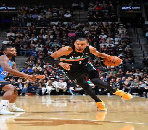 10人傷停！聯(lián)盟第一雷霆遭馬刺四殺文班22+14凱爾登25分