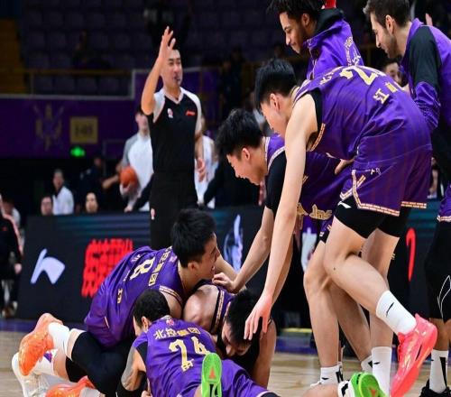 僅1個月！CBA官方確認：場均20分全能悍將被裁，2隊已火速聯系