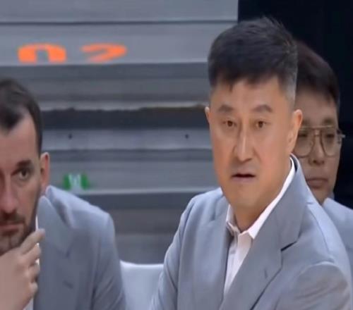 破案了！杜鋒生氣原因，廣東遭雙標判罰，洛夫頓已身背1次技犯