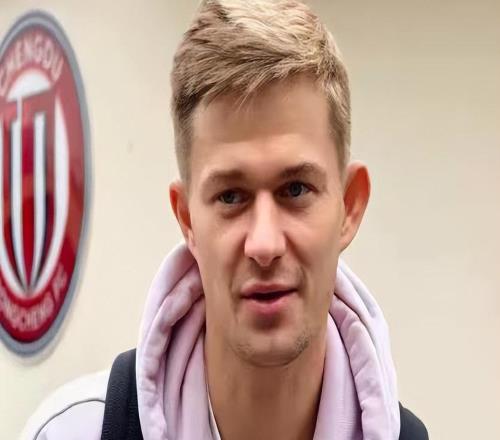 最后一塊拼圖到位！成都蓉城敲定萊切特最佳替身，中超爭冠更穩了