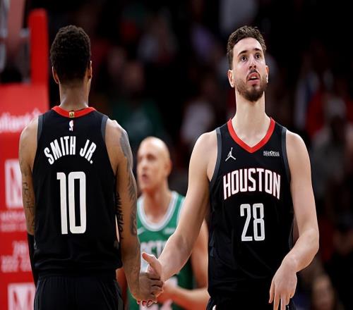 這是優(yōu)秀3D球員應(yīng)有的表現(xiàn)火箭鋒線新星簡(jiǎn)直是被各種打爆