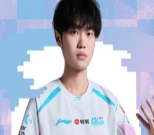 氧望體育祝賀knight出道九周年：愿你繼續(xù)以中路為刃，破陣而行！