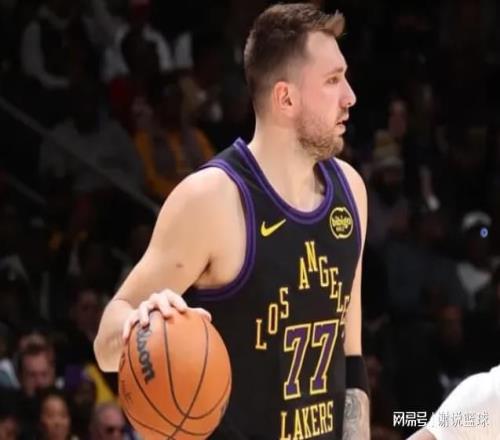 湖人戰勇士熱度驟降，雙方共有四巨星缺陣，詹姆斯成唯一看點