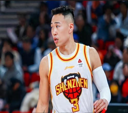 CBA月最佳：賀希寧、史密斯雙星上榜，莫蘭德最佳防守球員