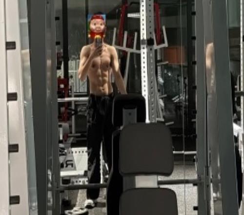 Jiejie評論GALA健身照：私底下給兄弟看看得了，怎么發出去了