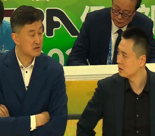 上海淘汰廣東進(jìn)四強(qiáng)！盧偉給足了杜鋒面子，否則贏30分都不成問(wèn)題