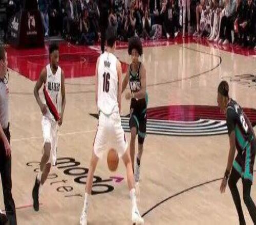 有點尷尬！楊瀚森三分鐘拿下2分1板2失誤....