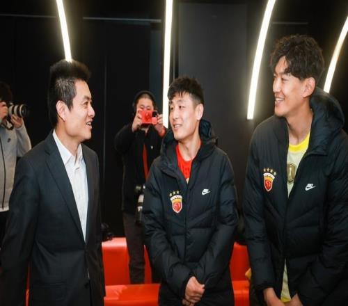 前有上海銀行、后擁上汽集團，中超三連冠海港攜兩大合作方出征新賽季中超