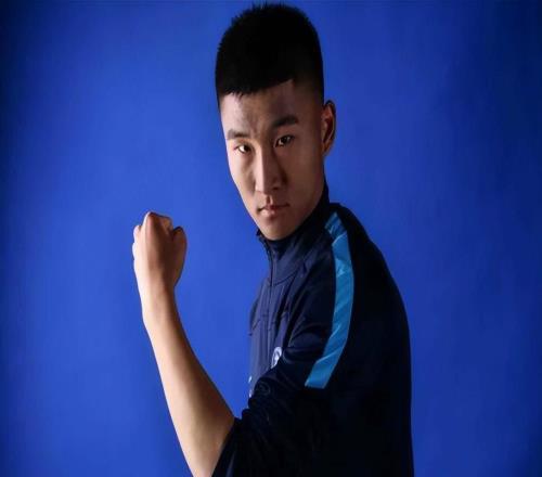 大連英博2025中超保級：引援，機遇，關鍵人物，與未來展望