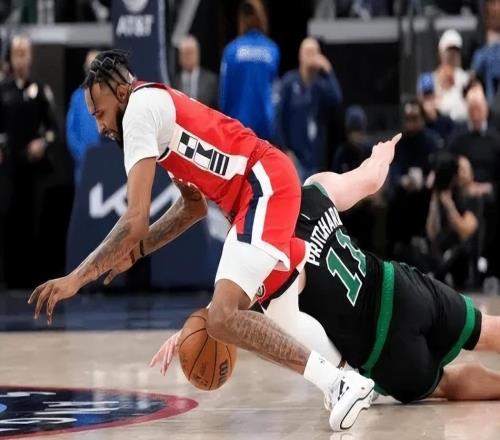 快船114111國(guó)王2喜2憂！柯林斯小瓊斯太好用，未來遭魔鬼賽程！