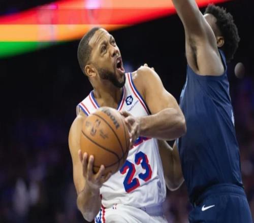 記者：灰熊已裁掉交易得來的埃里克戈登他將進入買斷市場