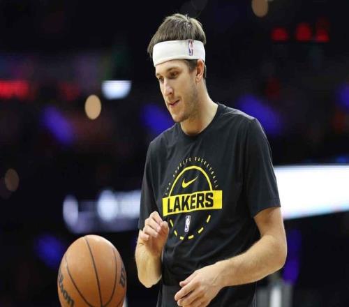 王者歸來，湖人隊里夫斯傷愈復出第2場砍35分帶隊大勝76人隊