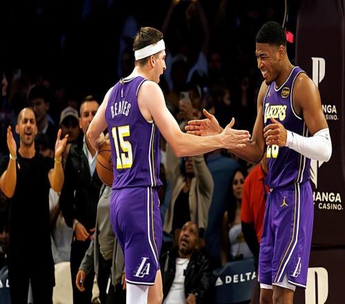 進攻端的作用太突出了，湖人還是應(yīng)該讓鋒線大將趕緊回歸先發(fā)