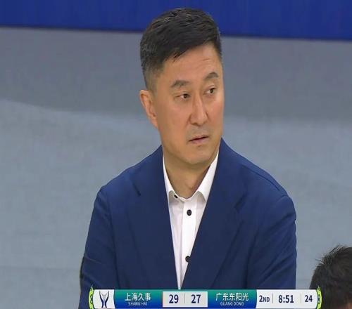 廣東男籃9分完敗不敵上海，無緣杯賽四強(qiáng)，奎因37+14洛夫頓31+11