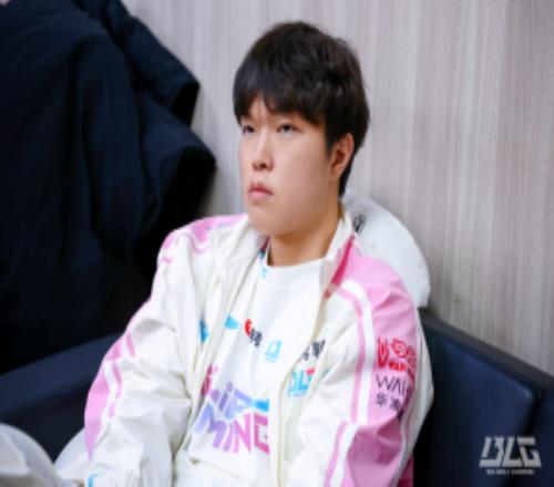 來(lái)給ON吸引火力Bin賽后更博：我依然是世一上