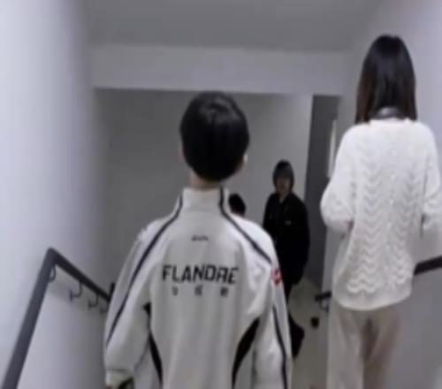 LPL電競春晚賽事現(xiàn)場：年夜飯吃了沒