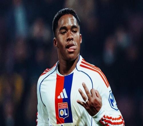 六臺(tái)：恩德里克帶了一個(gè)7人團(tuán)隊(duì)到里昂，包括在皇馬的理療師