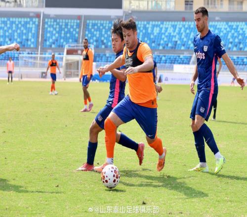 4外領(lǐng)銜！澤卡雙響，泰山熱身31杰志，這11人首發(fā)，海牛舊將登場