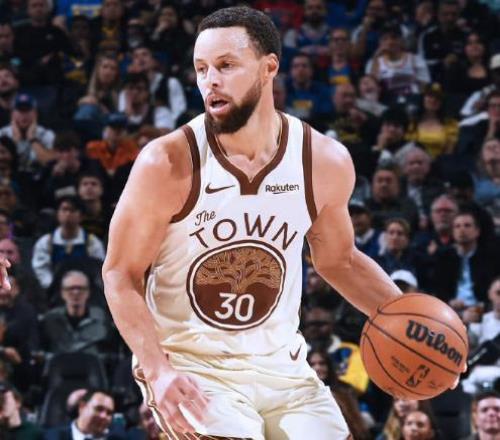 庫(kù)里太溫順了！名記：勇士沒(méi)有實(shí)質(zhì)性補(bǔ)強(qiáng)，庫(kù)里并未表示不滿(mǎn)！