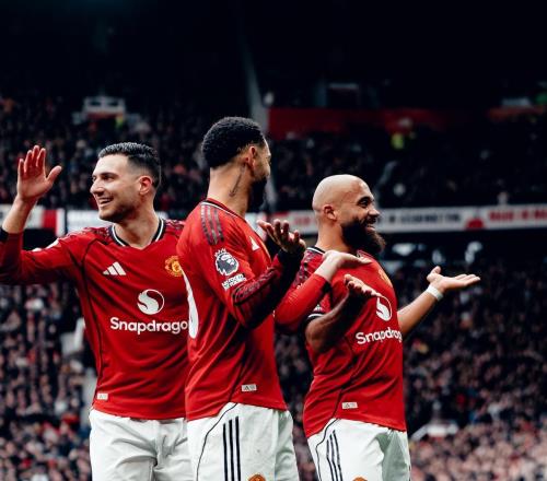 曼聯(lián)連斬3大豪門(mén)，卡里克4連勝搶下12分，球迷：13連勝極限奪冠吧