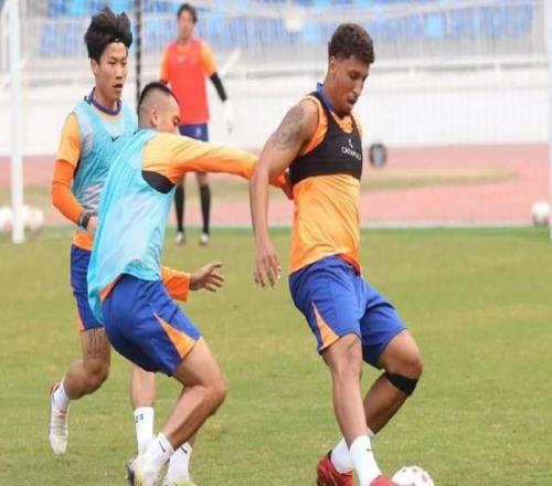 德爾加多態(tài)度積極，熱身賽首發(fā)送助攻，泰山隊31贏球進攻美如畫