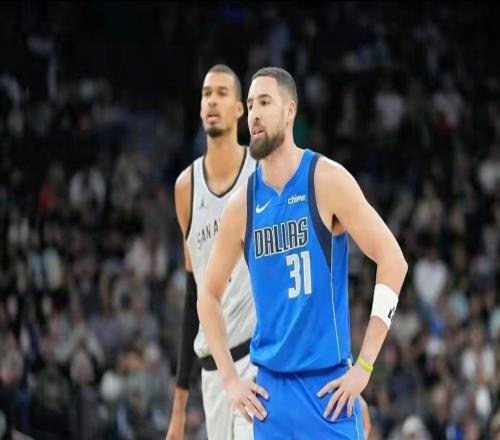 斯蒂芬卡斯爾40分12板12助NBA馬刺138125獨行俠