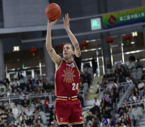 山西驗(yàn)貨成功！超級(jí)外援狂砍26+4成贏球頭號(hào)功臣，潘江眼光毒辣