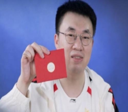 LPL賽事：選手們?yōu)楣陋毎Y朋友送上新年賀卡