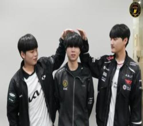 T1是對(duì)的！Smash也是對(duì)的！T1以及Smash均晉級(jí)季后賽！