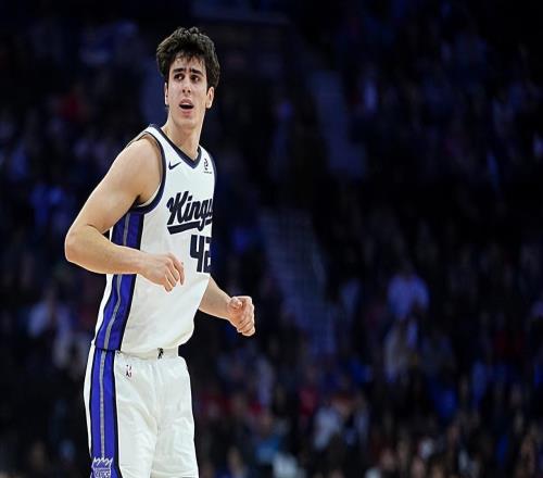 國王先發陣容中唯一表現正常的球員，他給快船制造了一定的威脅