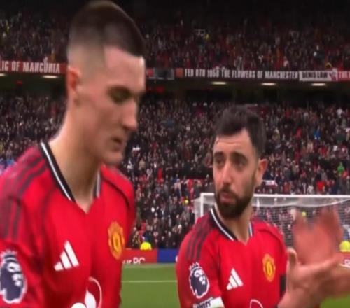 下次不要吐餅了，賽后慶祝B費還拉著謝什科復盤